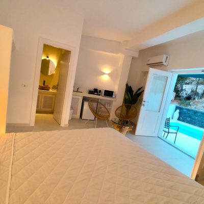 Superior Cave Suite with Private Pool