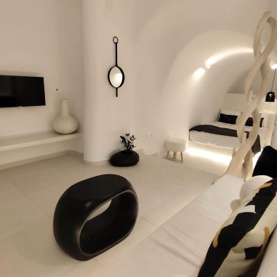 Junior cave suite with private jacuzzi