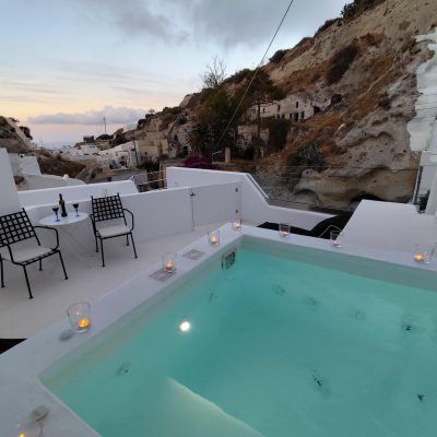 Junior cave suite with private jacuzzi