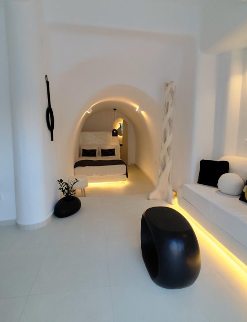 Junior cave suite with private jacuzzi