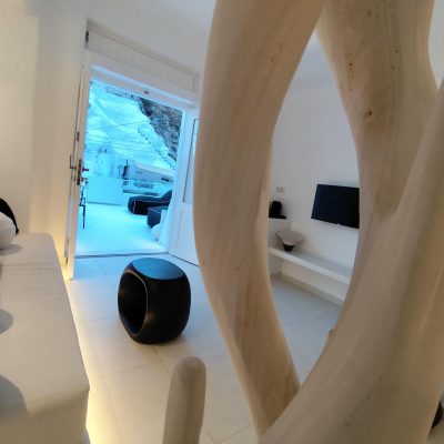 Junior cave suite with private jacuzzi