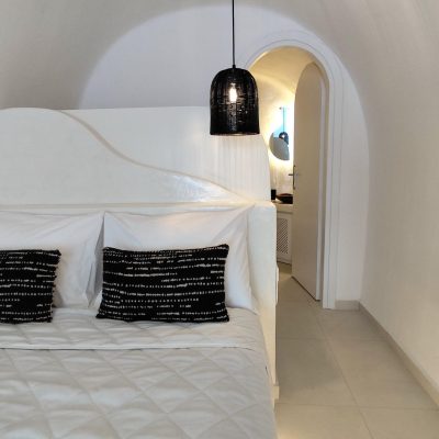 Junior cave suite with private jacuzzi
