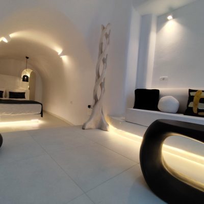 Junior cave suite with private jacuzzi
