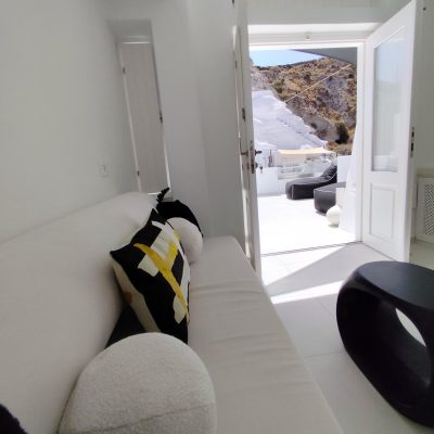 Junior cave suite with private jacuzzi