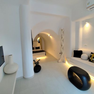 Junior cave suite with private jacuzzi