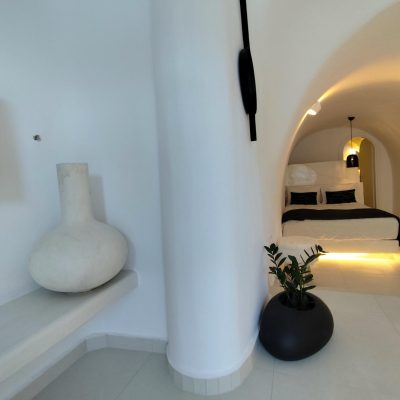Junior cave suite with private jacuzzi