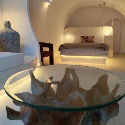 Deluxe cave suite with private jacuzzi