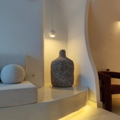 Deluxe cave suite with private jacuzzi