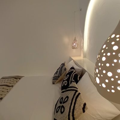 Standard cave suite with private jacuzzi