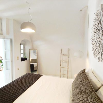 Two-bedroom cave suite with private jacuzzi