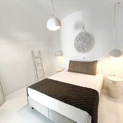 Two-bedroom cave suite with private jacuzzi