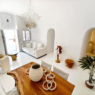 Two-bedroom cave suite with private jacuzzi