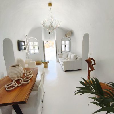 Two-bedroom cave suite with private jacuzzi