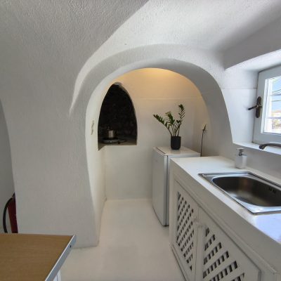 Two-bedroom cave suite with private jacuzzi